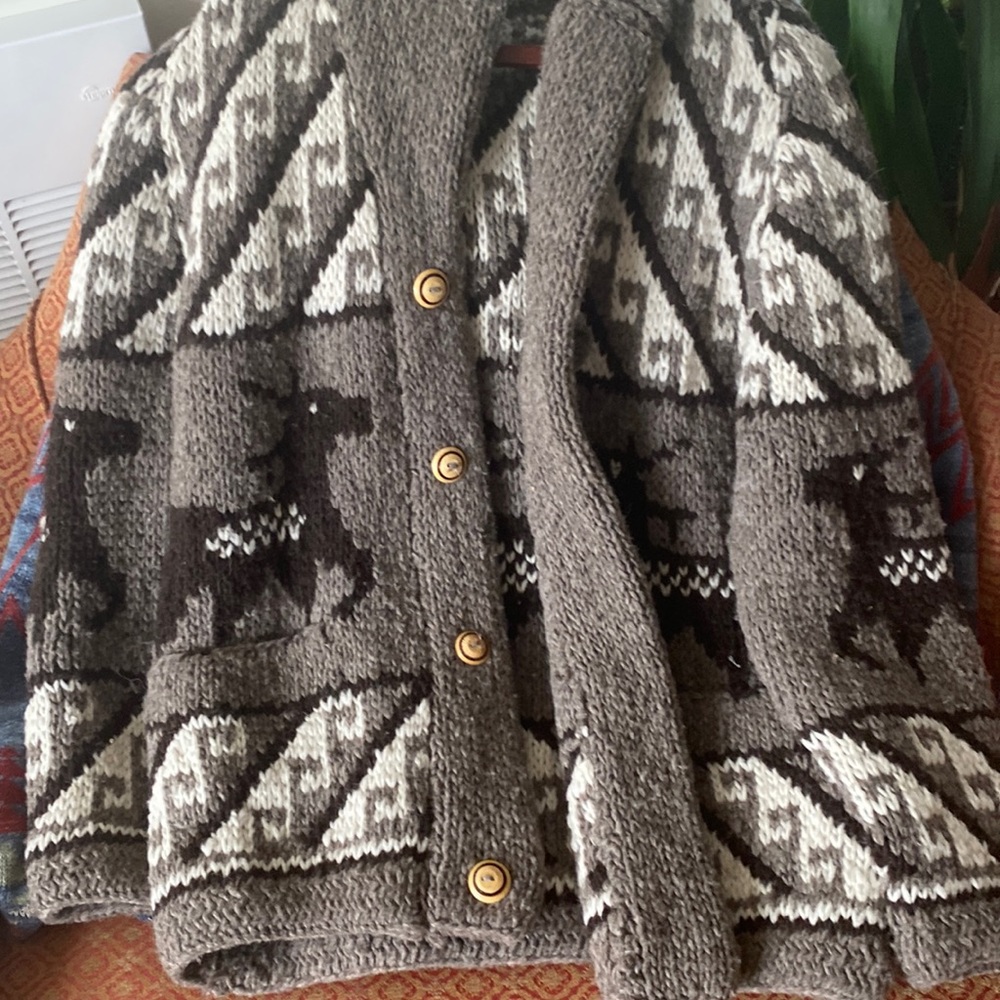 I say XL only necause that’s what I always wear in cardigans, return at you cost